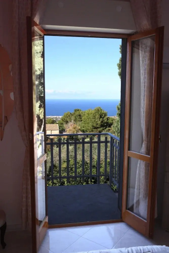 Dream on the Blue House
