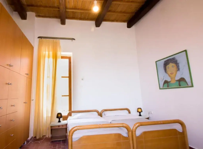 3 Bedrooms Cottage