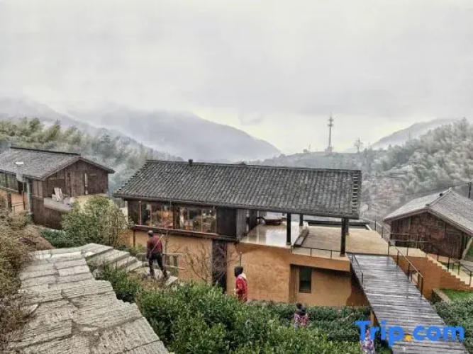 Jiushe Hostel