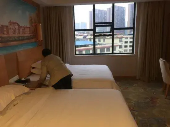 Puyang Baijin Hotel