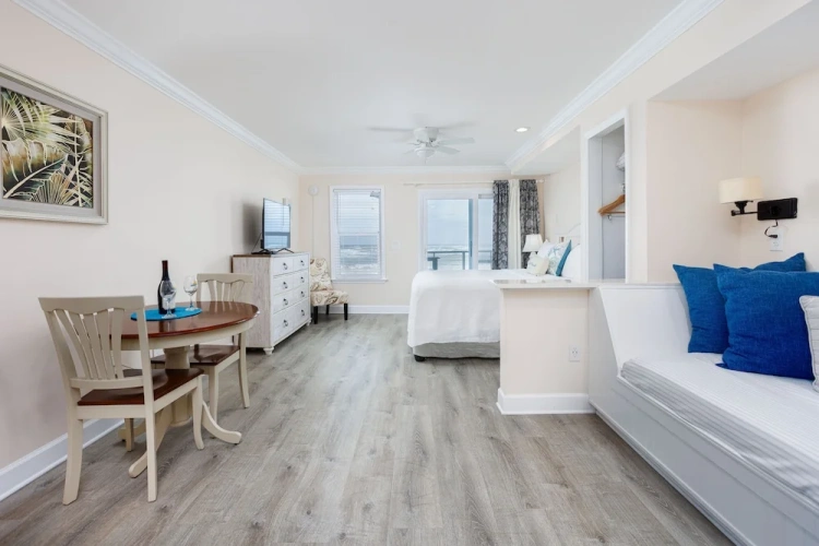 Standard Double room with balcony and with view