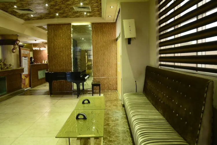 Caesar'S Luxury Hotel