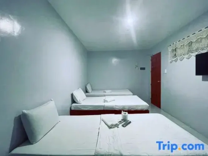 Deluxe Triple Suite