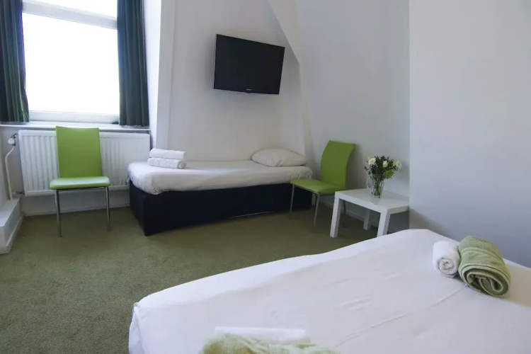 Hotel Iris