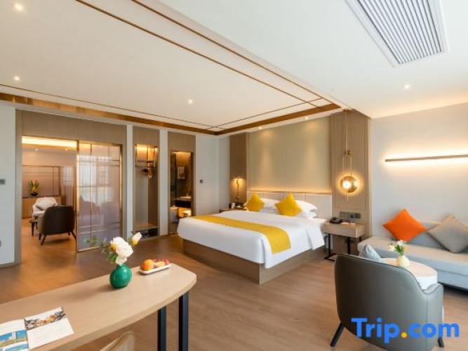 Deluxe Family Suite