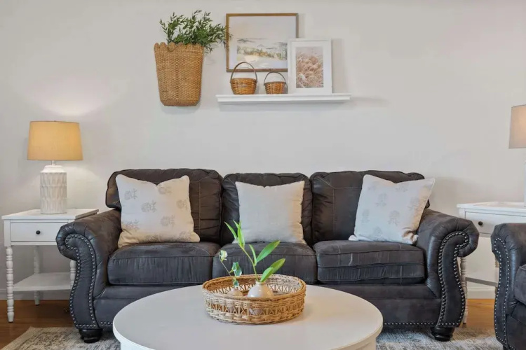 Foothills Walk-in - On-site Amenities