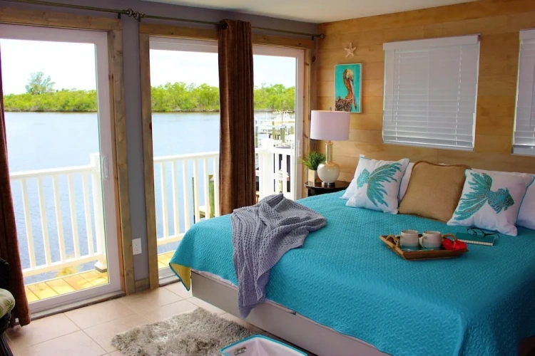 Grand Suite with balcony and with water view