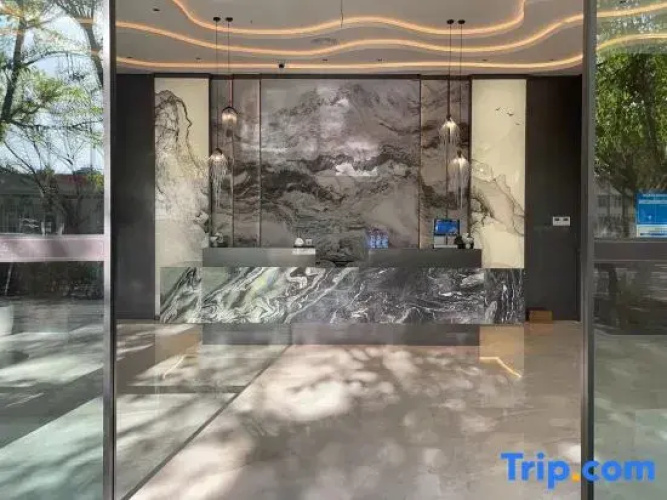 Luxian Tengchi Hotel