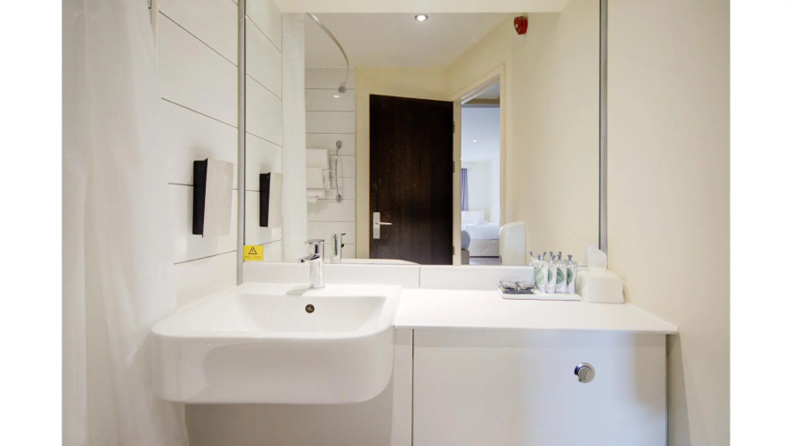 Belvilla Newport City Centre Hotel - Lifestyle photo 11