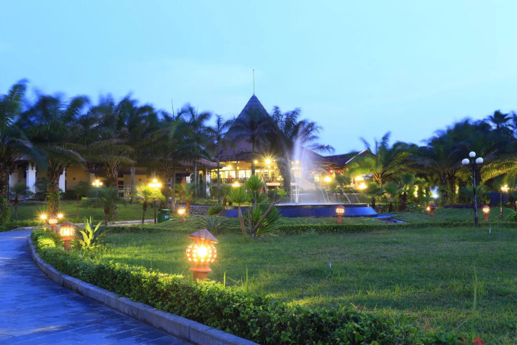 Tropical Beach Hoi An ResortOver view
