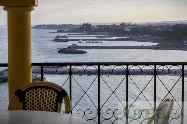 3 Bedrooms Apartment with sea view
