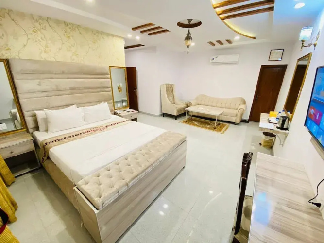 Neshaz Hotel