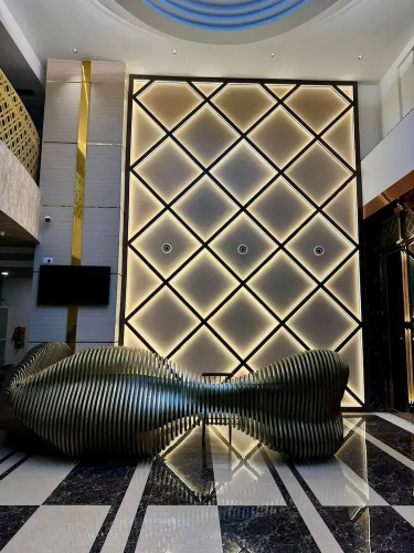 Le Royale Palace