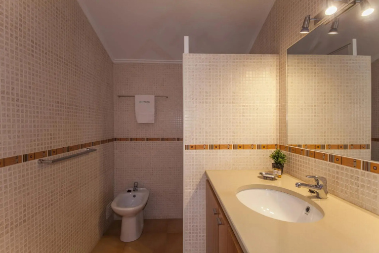 A14 - Cozy Torraltinha Apartment