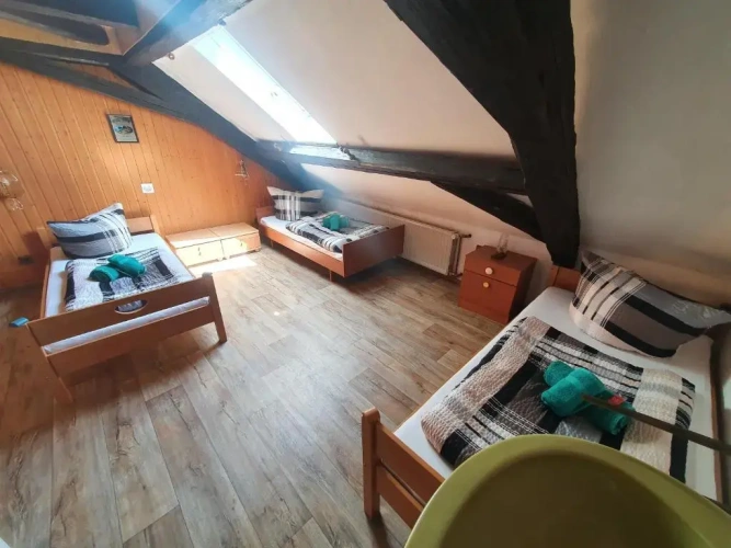 4 Bedrooms Single Apartment