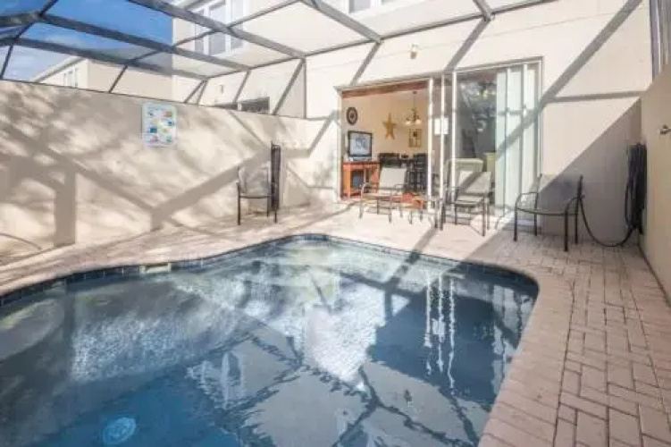 Vicky's Windsor Hills Townhouse