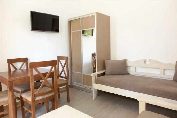 Sunny Suites