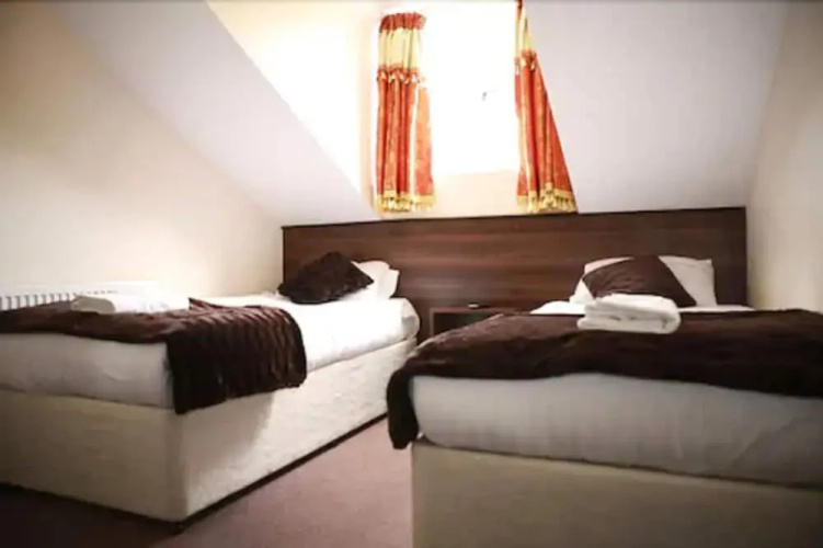 Kingston Hotel