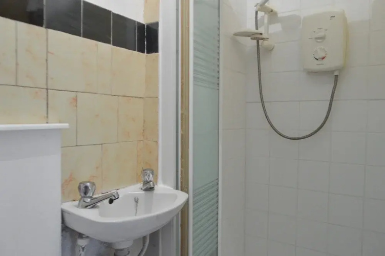 2 Bedroom Flat In Central Edinburgh