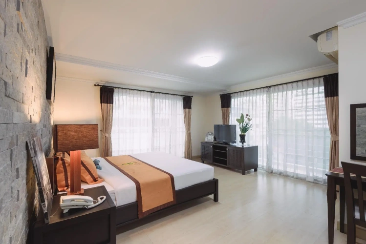 1 Bedroom Suite