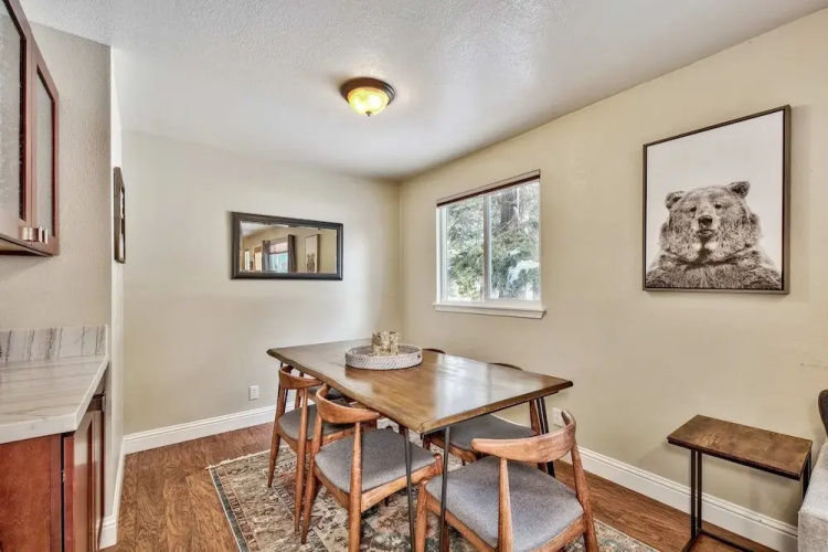 Dancing Bear Cabin Pet Friendly, Sleeps 4, Totally Cute!