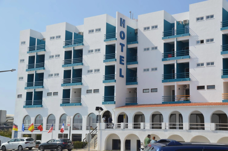 THE FOZ Beach Hotel