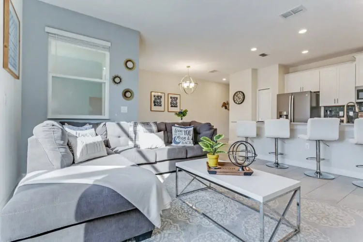 Pebble Beach Villa Champions Gate drive