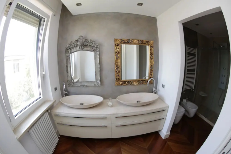 Champagne Rooms