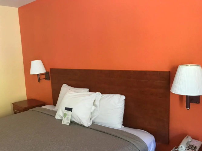 Rodeway Inn & Suites