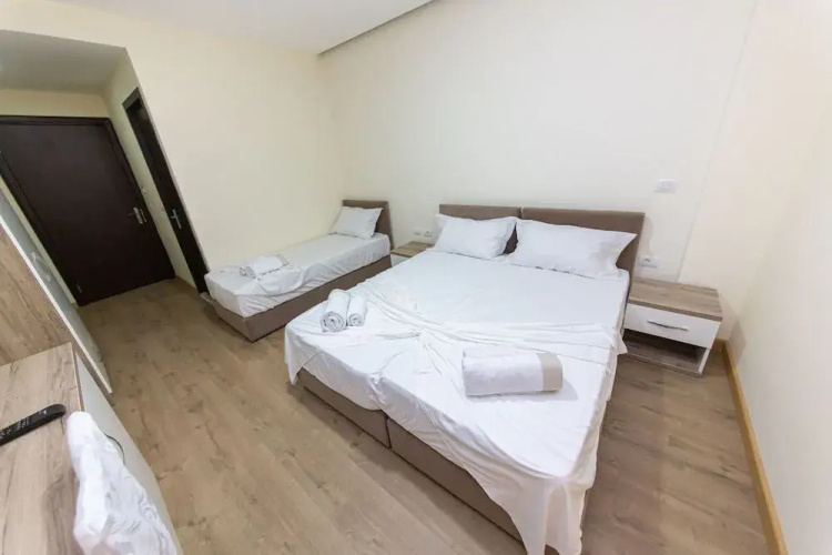 Esal Hotel