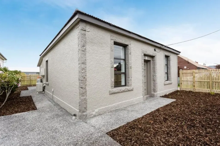 2 Bedrooms Cottage