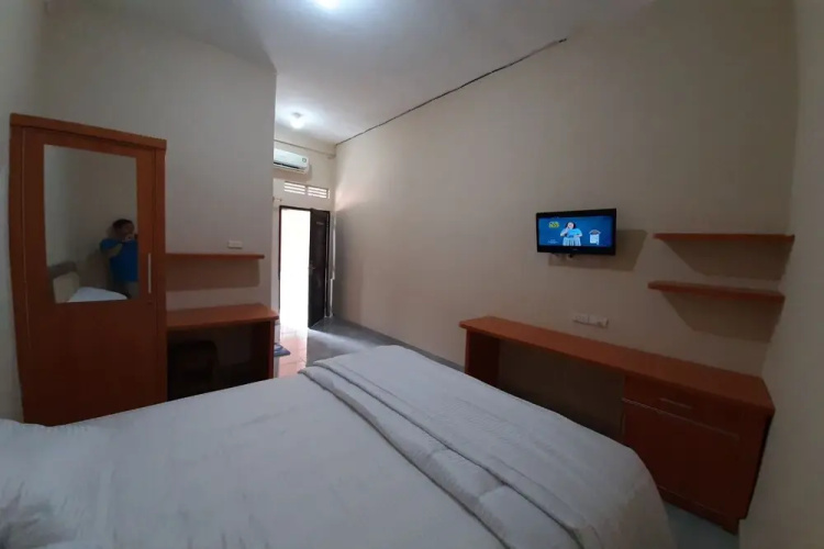 Ananda Kost by OYO Rooms