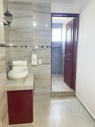 Isla Bistro Condos by Lubeck HCollection