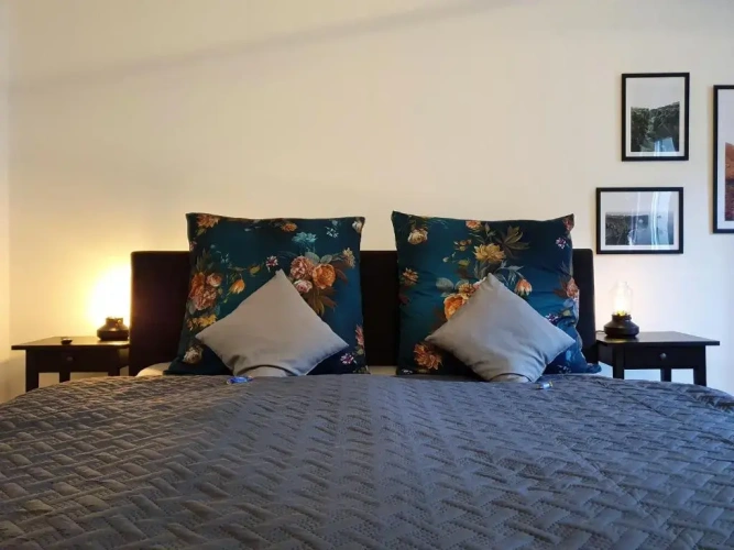 3 Bedrooms Apartment