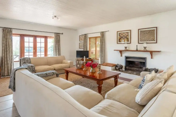 3 Bedrooms Cottage