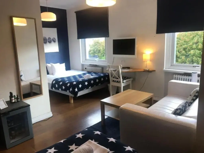 Standard Triple room