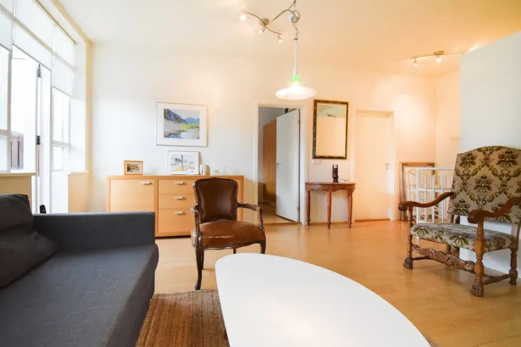 Apartment Þ6