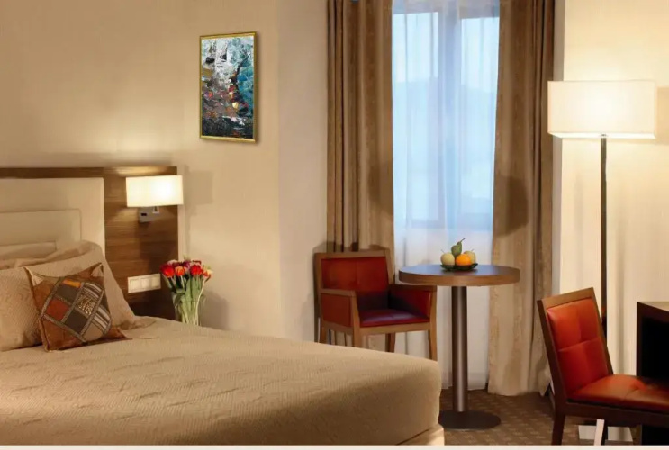 Central Plaza Hotel