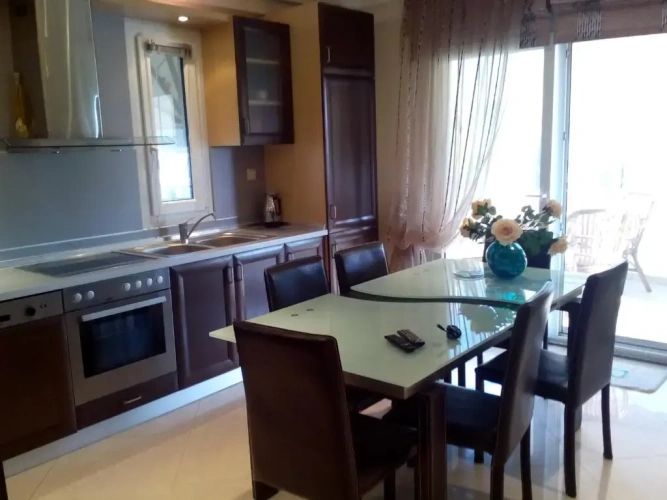2 Bedrooms Villa