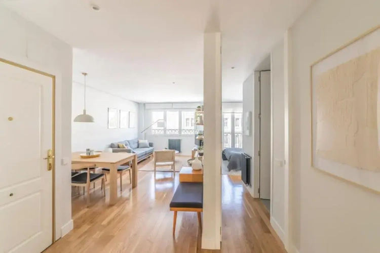 2 Bedrooms Apartment