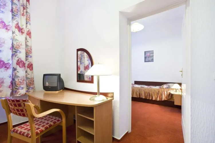 Reymont Hotel Lodz
