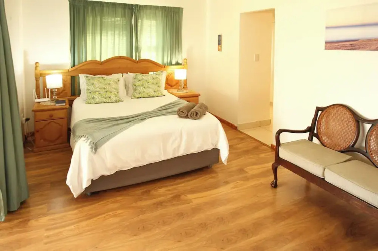 Sa-Ais, Langebaan 6-sleeper