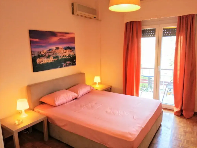 Comfortable apartment in Acropolis