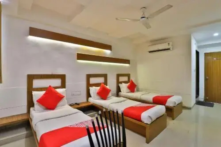 Hotel Midway Residency