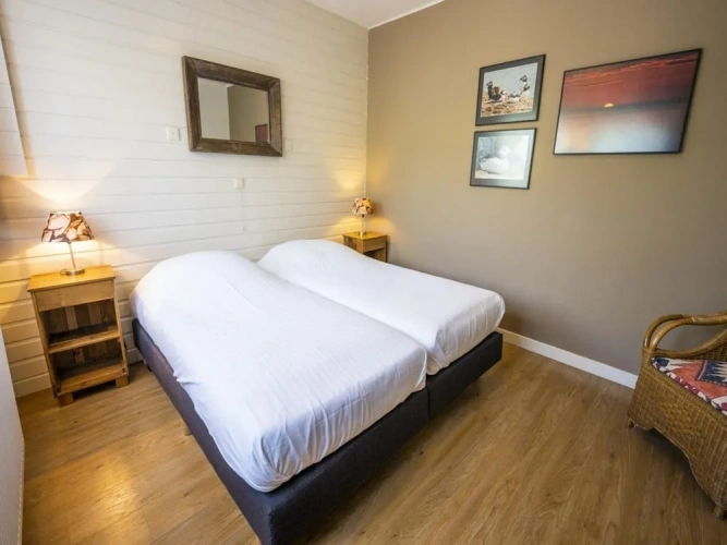 2 Bedrooms Classic Apartment