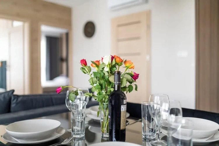 2 Bedrooms Luxury Apartment with balcony and with city view