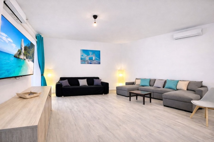 Standard Family room