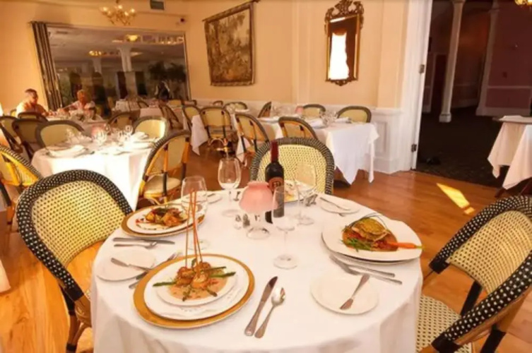 Hotel Alcott