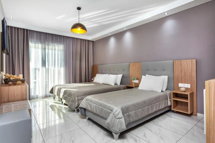 Triple room
