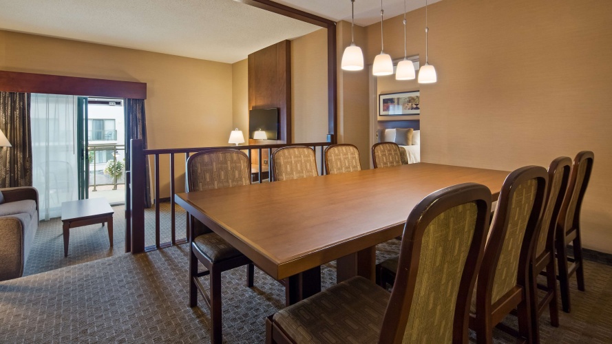 Best Western Plus Lamplighter Inn & Conference Centre photo 9